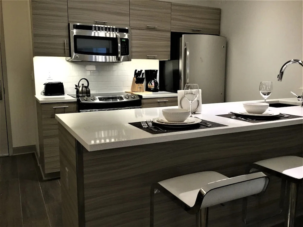 Cook City Suites - 1338 Chestnut Street