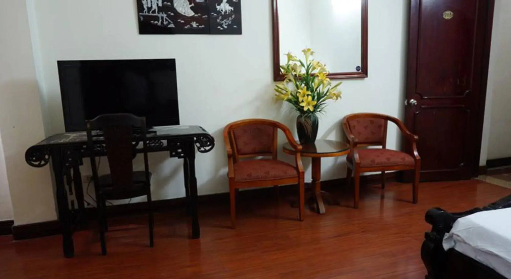 Hanoi Golden Moon Guesthouse