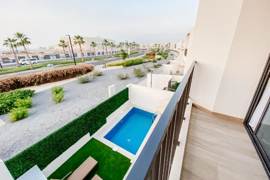 RH- 4BR Luxurious Villa with Private Pool, beach access