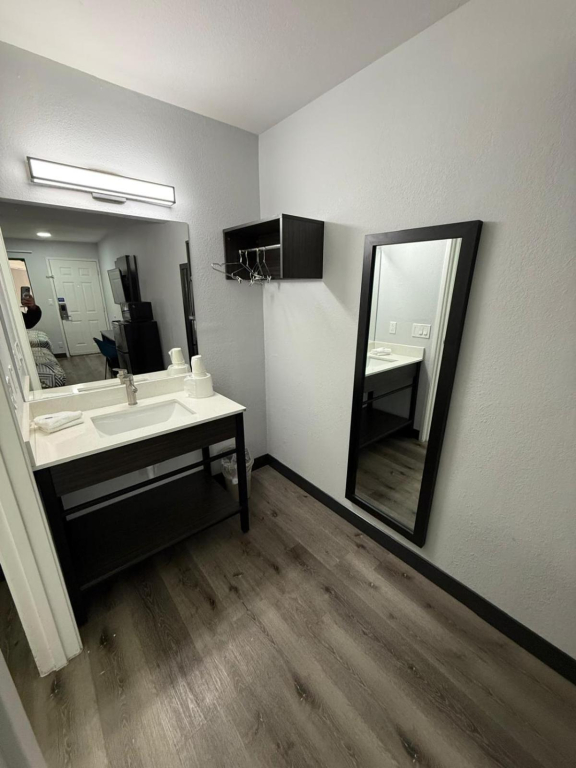 Motel 6-Enfield, CT - Hartford