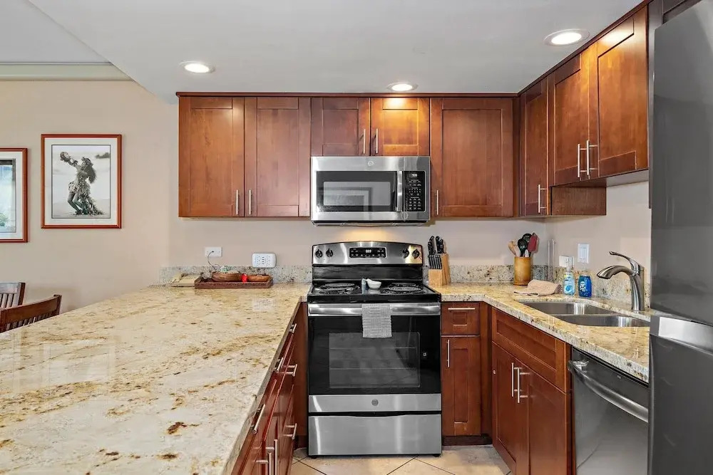 Kamaole Sands 9-301 - Luxurious Renovation, Split AC, Wi-fi, Ocean View Condo