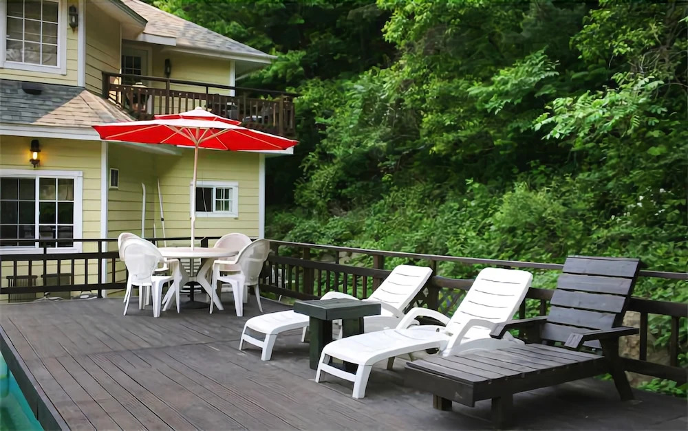 Yangpyeong Island in Forest Pension