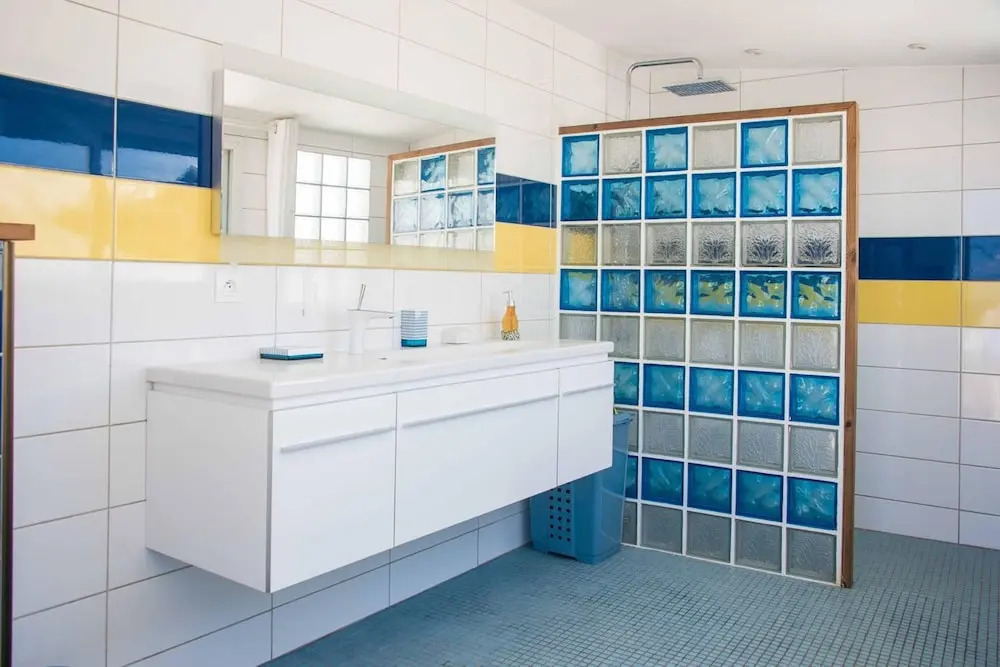 House with 2 Bedrooms in Saint-Pierre, with Wonderful Sea View, Furnished Terrace And Wifi