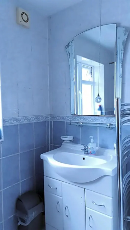 StayEasy B&B in Trendy Heart of London