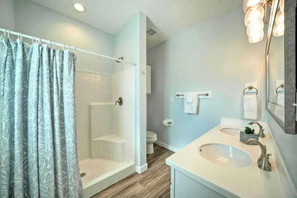 Sleeps 23, 2 Beachside Homes Resort Pool, Walk to the Beach, Balcony + Yard