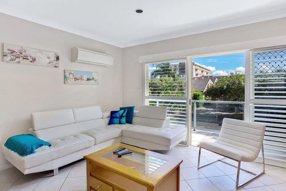 Sandy Shores, 1/3 Messines Street