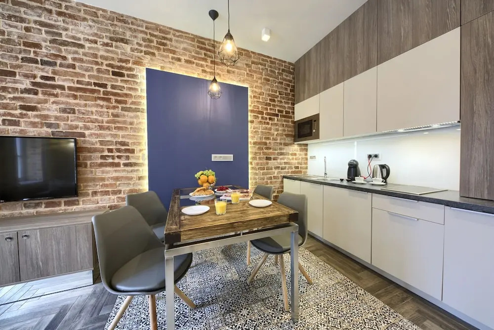 2/3 APARTMENTS Old Town