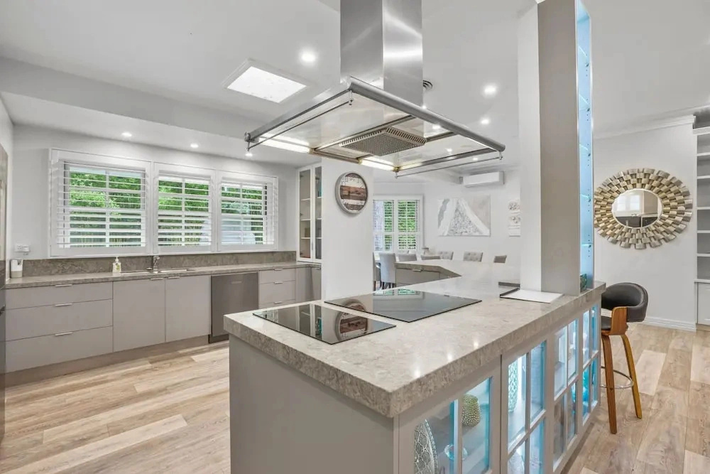 Spacious 7-bed Family Home in Chapel Hill