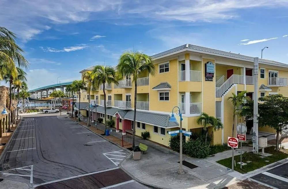 Harbour House 215