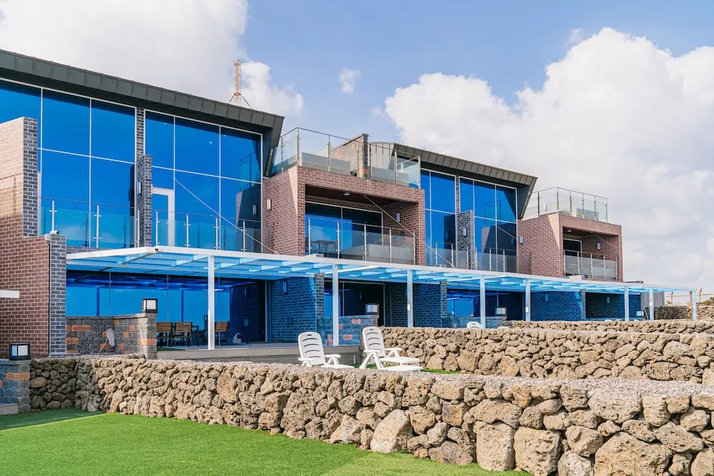 The Cloud Pool&Spa