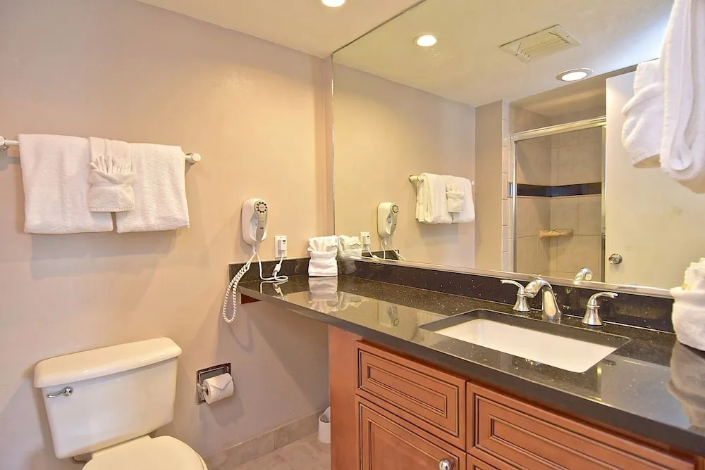 Palm Bay Club 7th-Floor Oceanfront Condo on Private Beach