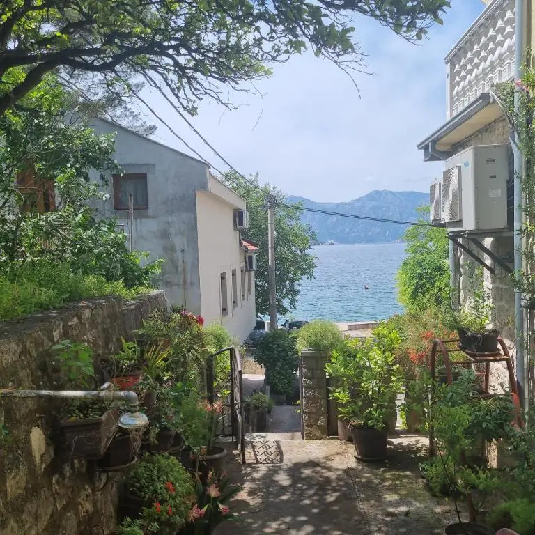 Studio on the coast, with a view of the sunrise,free we-fi