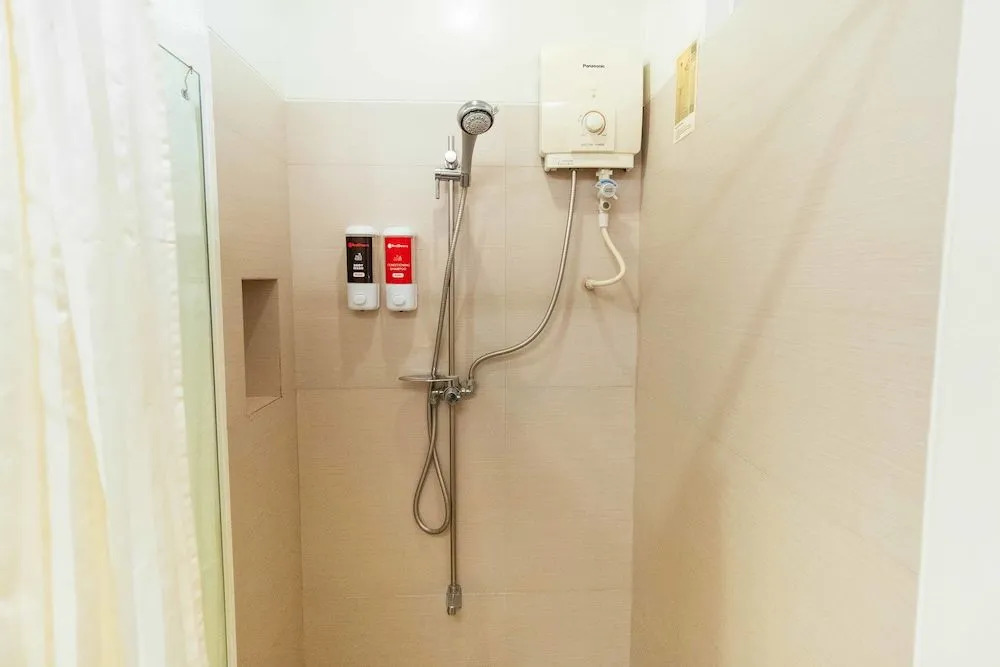 RedDoorz Plus near Abreeza Mall Davao