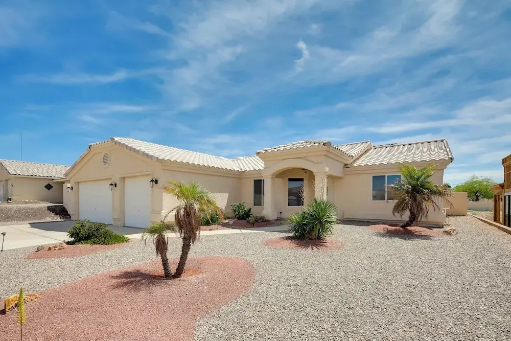 Pool, Hot Tub & Mtn Views: Lake Havasu City Home!