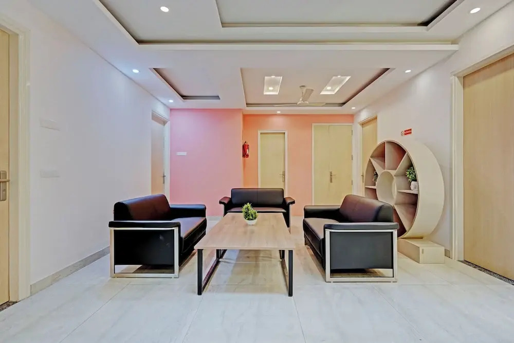 Madstays Hotel - Medicity Near Medanta Hospital