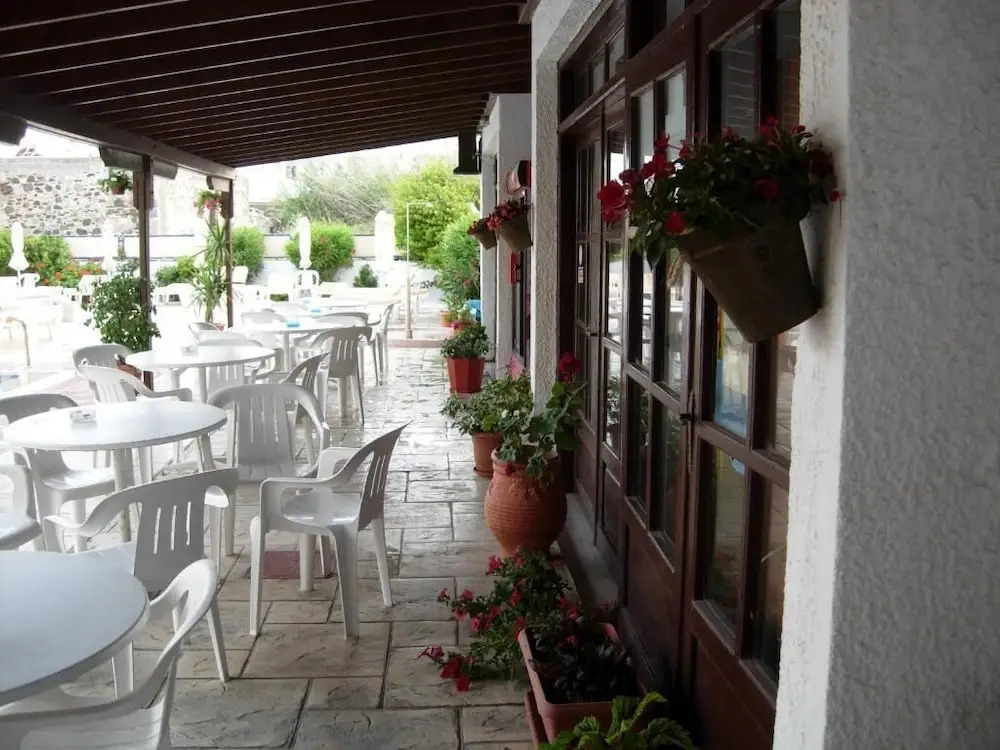 PHILIPPOS STUDIOS & APT