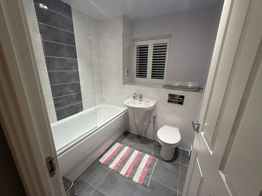 14 Becket Close