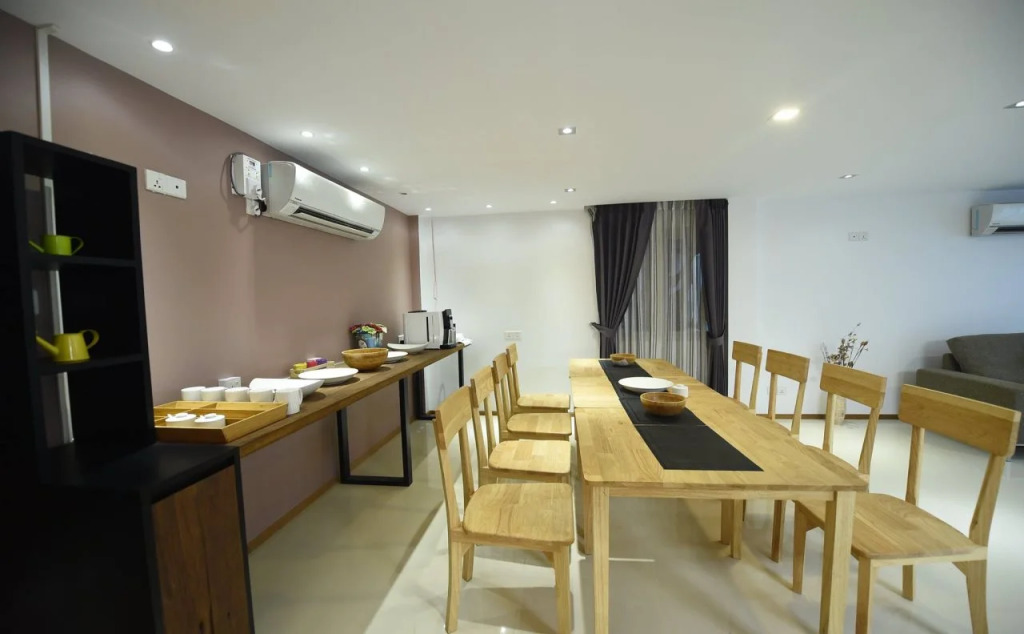 The Varsity House Inn & Serviced Apartments