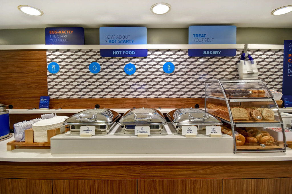Holiday Inn Express Newport North - Middletown by IHG