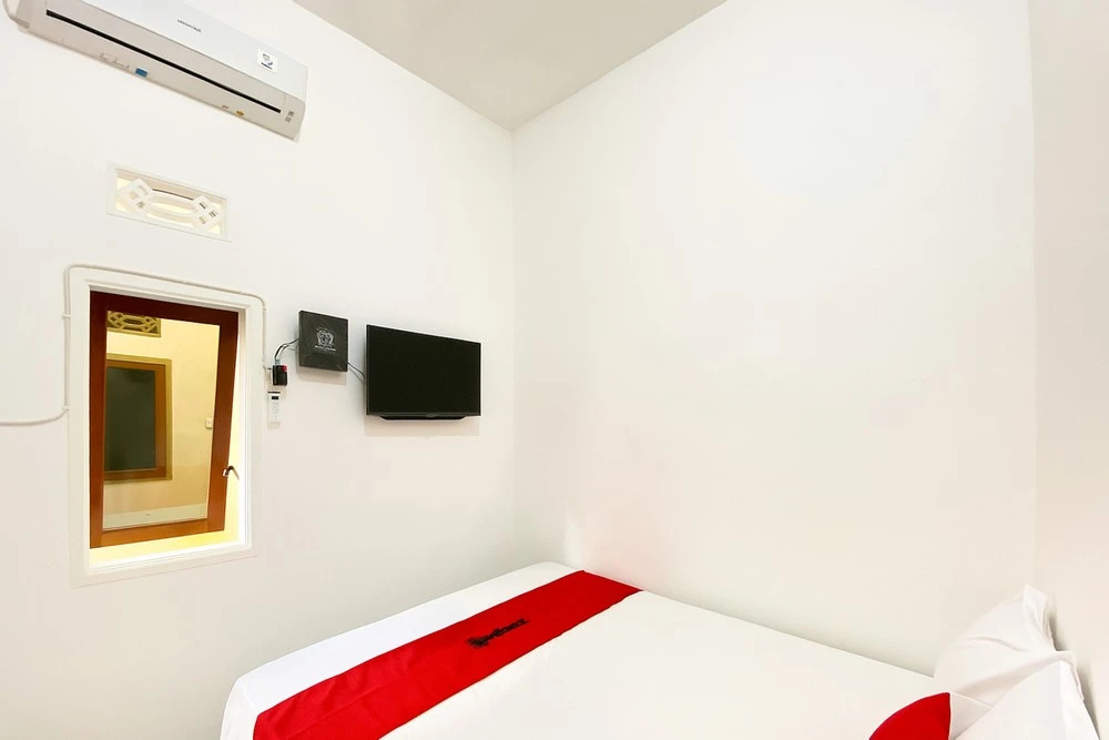 RedDoorz near Terminal Baru Pasuruan