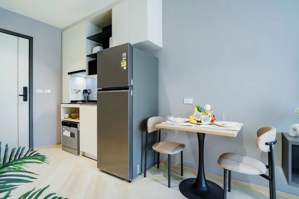 Charming balcony studio in Title Legend