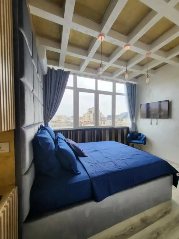 The Royalty Apartment old Town Center