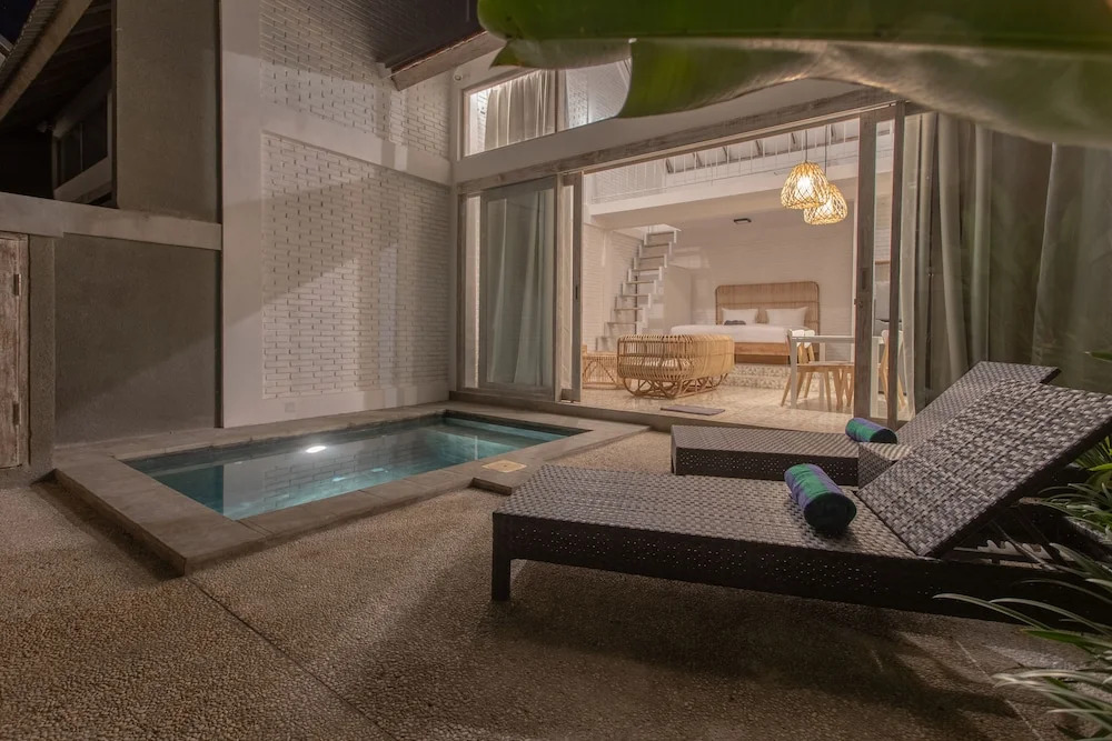 White Studio Villa