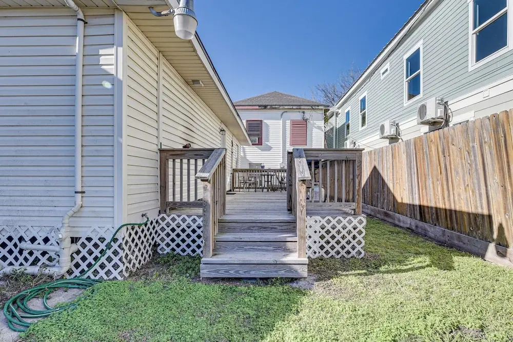 Galveston Vacation Rental: 2 Mi To Pleasure Pier!