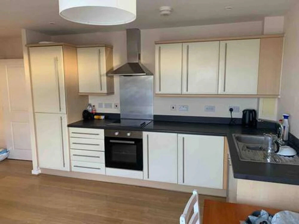 Charming 2-bed Apartment in Slough