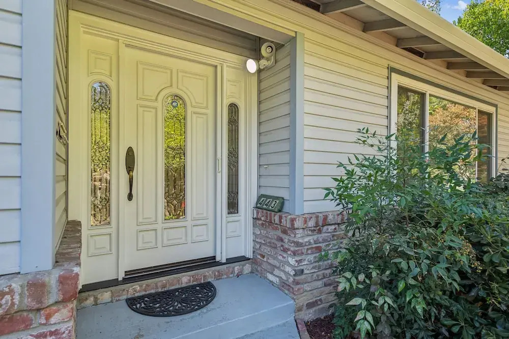 Spacious Mountain View Duplex In Prime Location 3 Bedroom Duplex