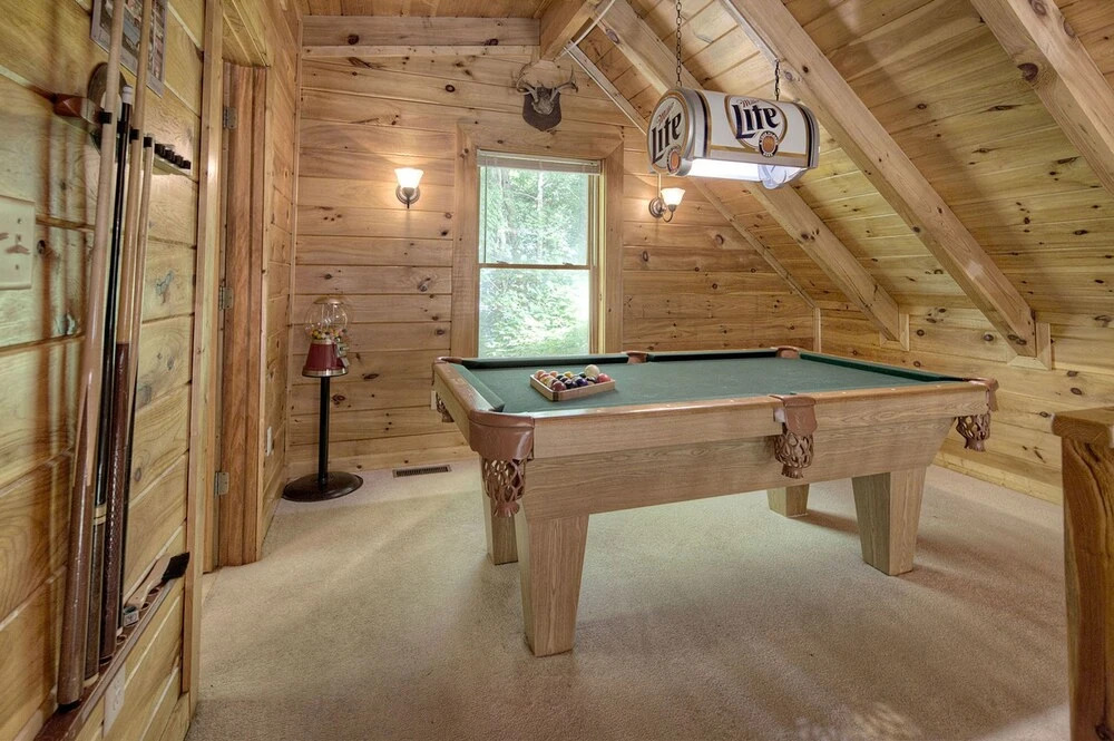 Cupids Hideaway by Heritage Cabin Rentals
