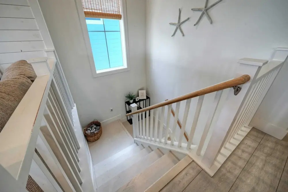 Luxury 4bdr Beach Retreat w/ Private Pool Walk to Dining + Shops Shore Thang