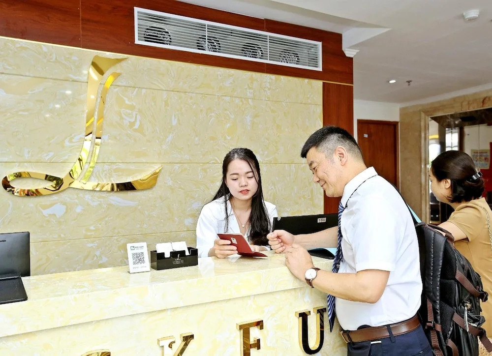 Luckful Hotel