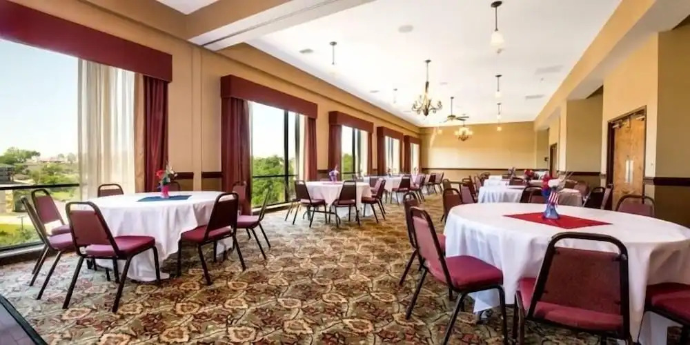 Grand Plaza Hotel & Conference Center