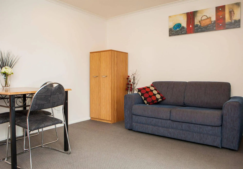 Antonio Mews Motel