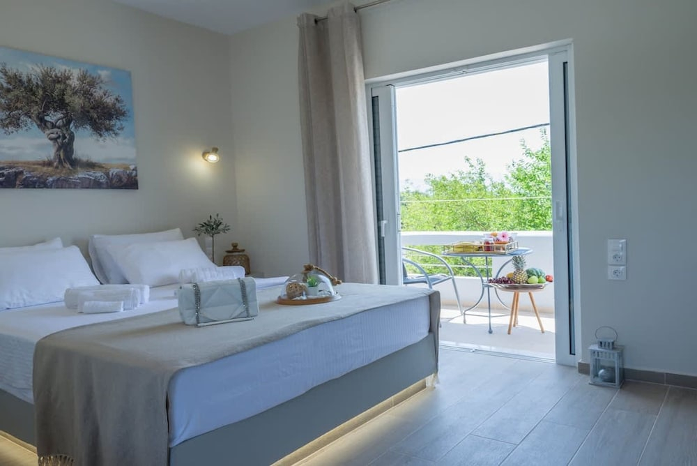Diana s House 3 - Gytheio Sandy Beach Haven