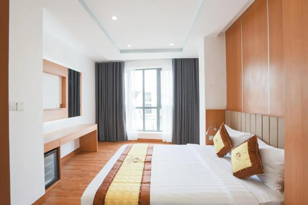Prague Saigon Airport Hotel