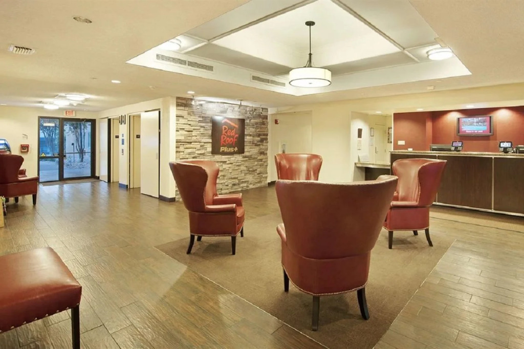 Red Roof Inn PLUS Austin South - Airport