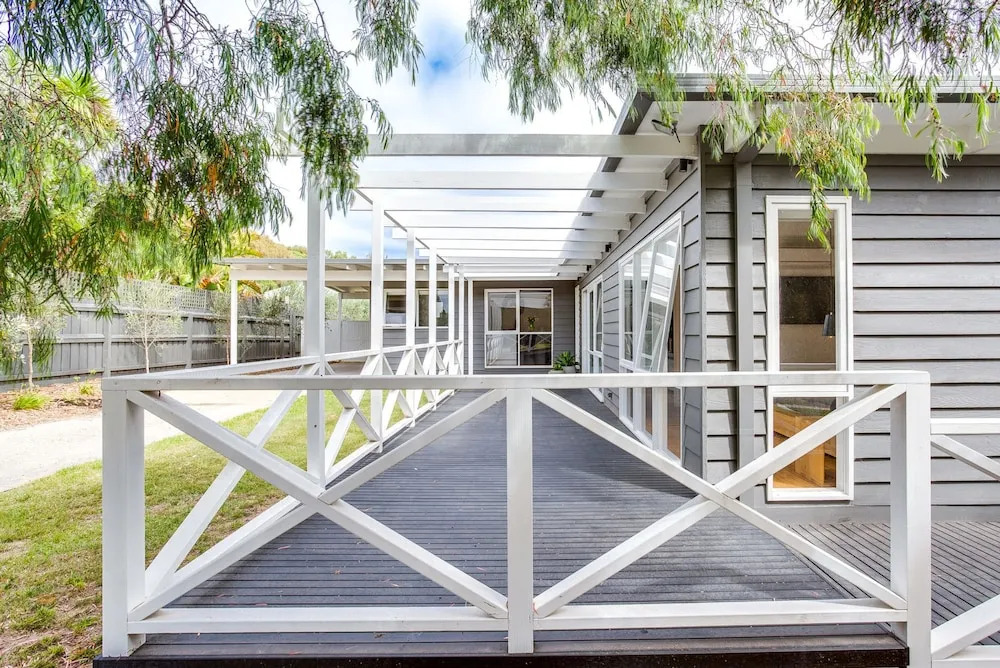 The Deck on Donalda