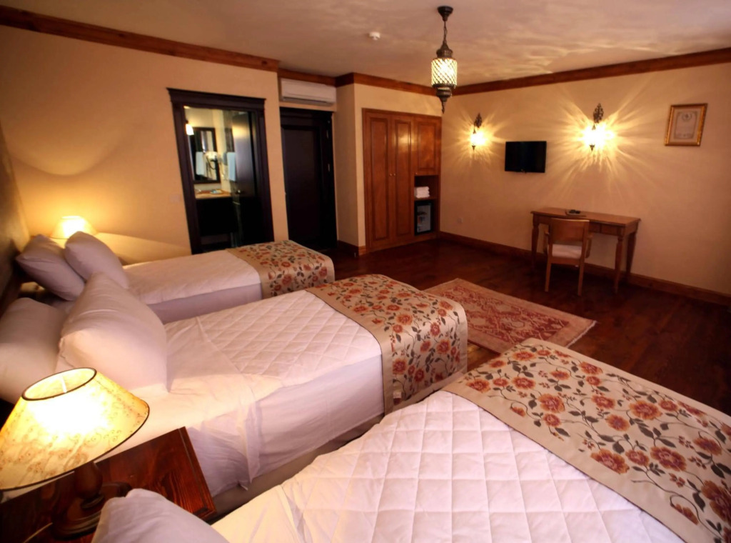 Lalinn Hotel