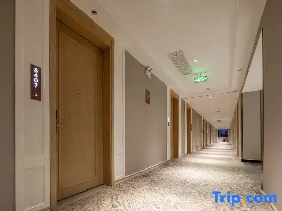 Vienna Hotel Honghu Aiguo Road Branch