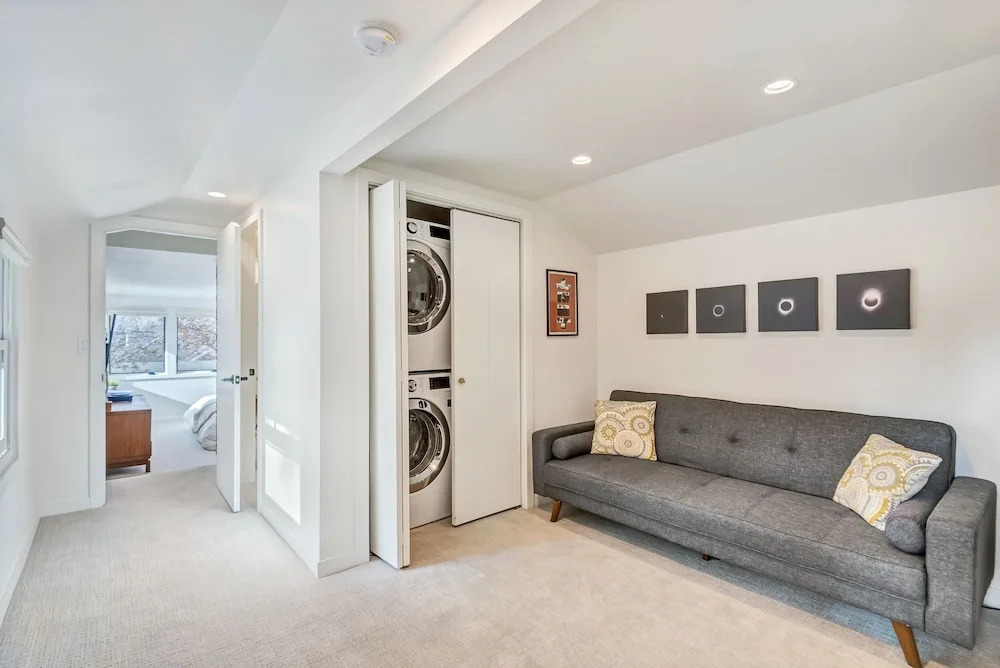 New Listing! Renovated Historic Claypool House 3 Bedroom Home