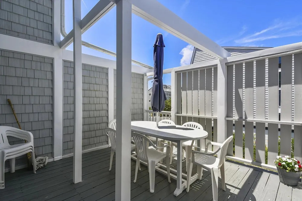 Atlantic Watergate 16 by Long & Foster