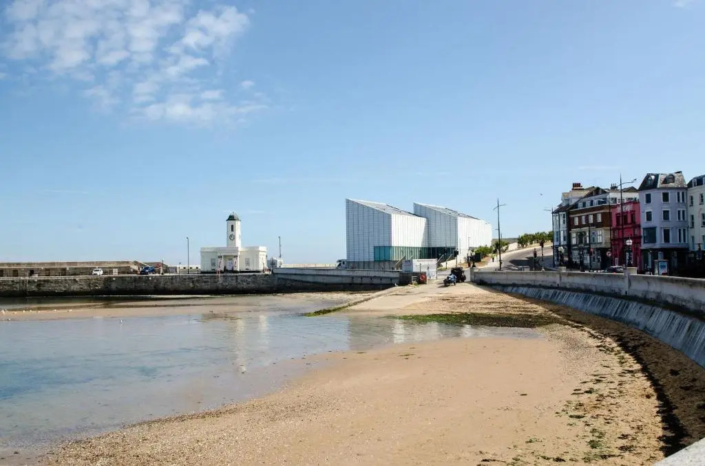 Boutique Getaway, edge of Old Town- 4min walk to beach