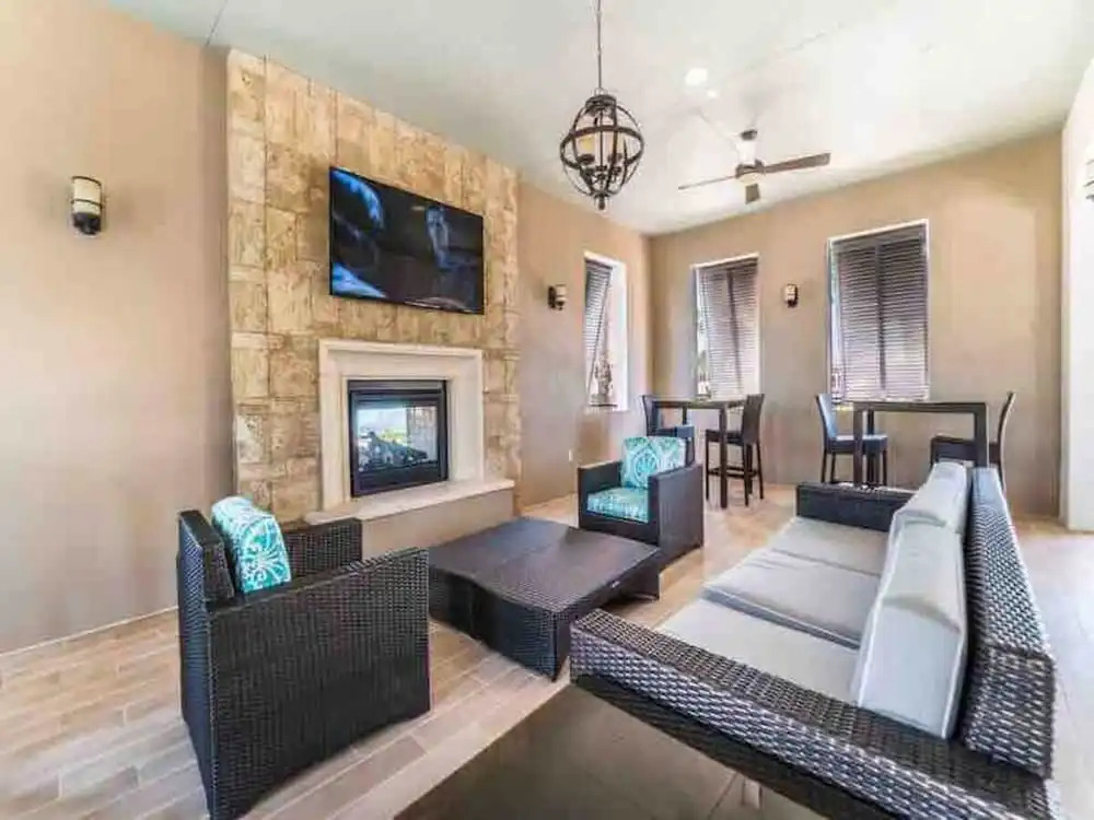 Cozy and Spacious 5BR With Pool Near Disney Parks