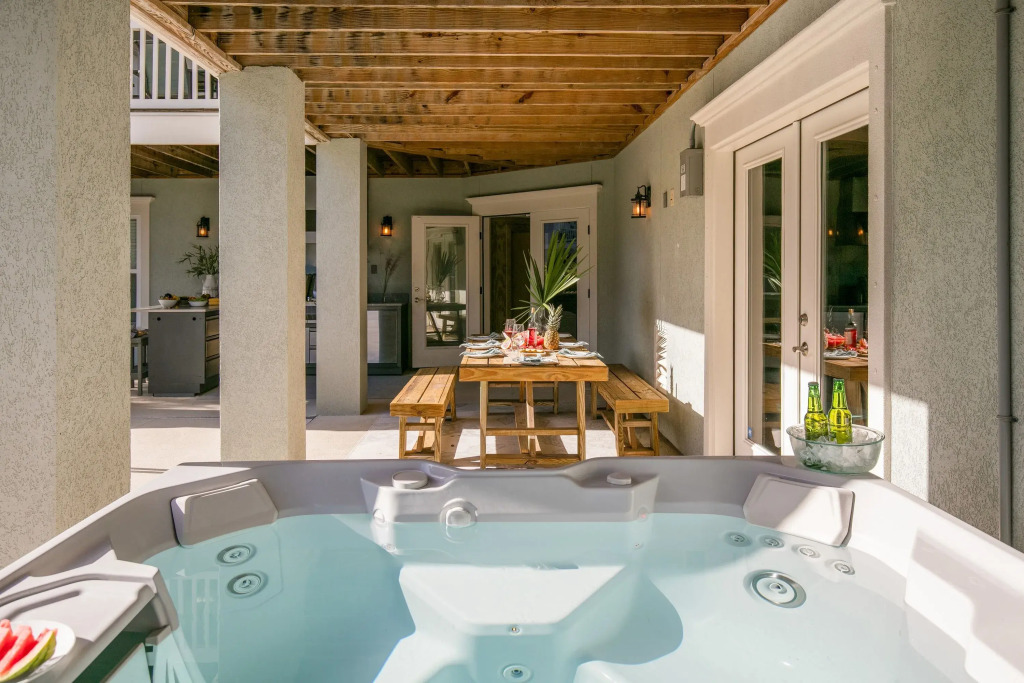 Sweetbay by Avantstay 1 Min Walk to Beach + Pool