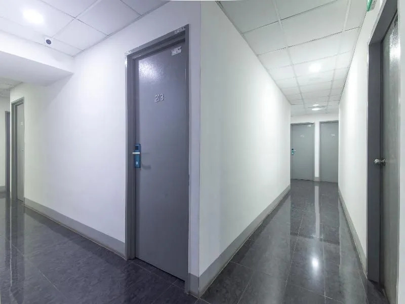 OYO 772 Lux Hotel