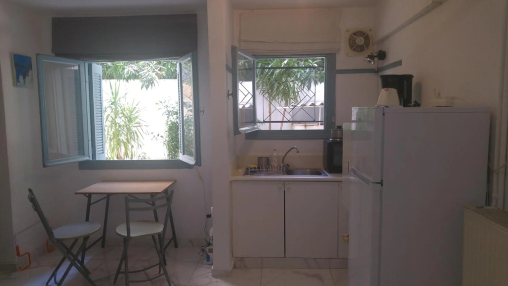 Renovated Studio with garden in heart of Athens