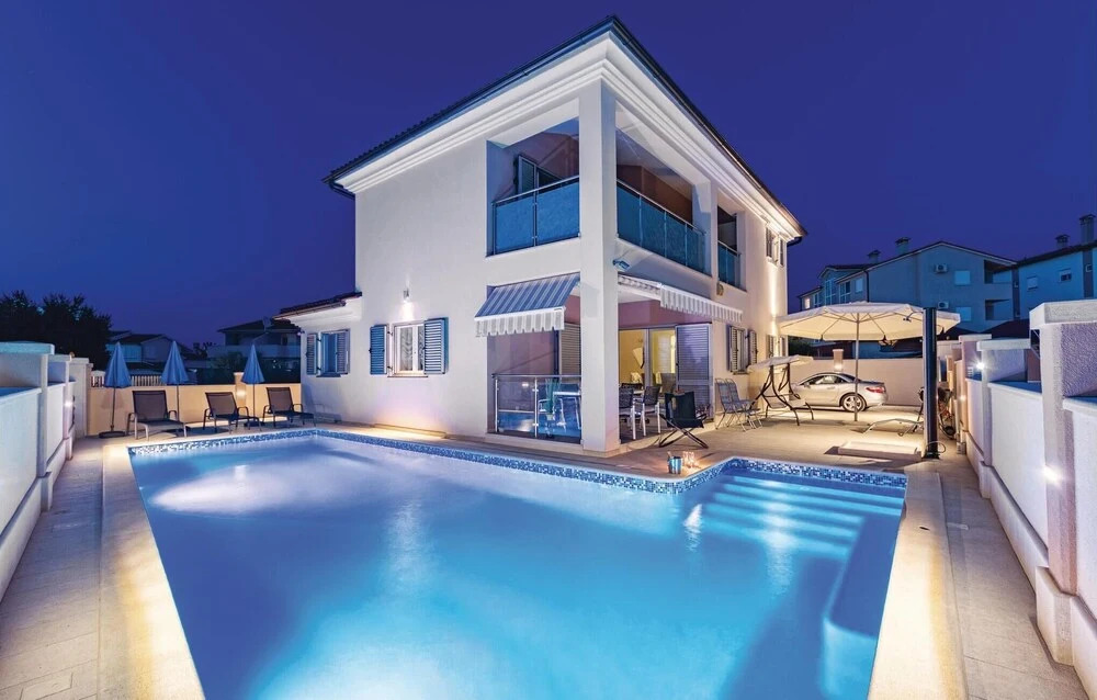 Awesome Home in Peroj With Wifi and 4 Bedrooms
