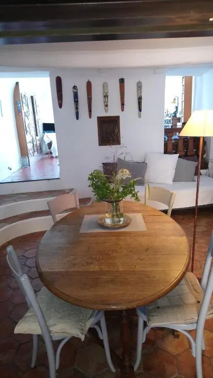 Dans village médiéval piétonnier, Suite exécutive vue mer exceptionnelle